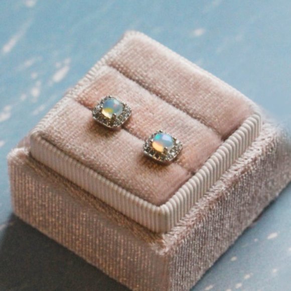 Authentic Rainbow Fire opal Earrings Glittering Natural Crystal Earring studs - Picture 3 of 5